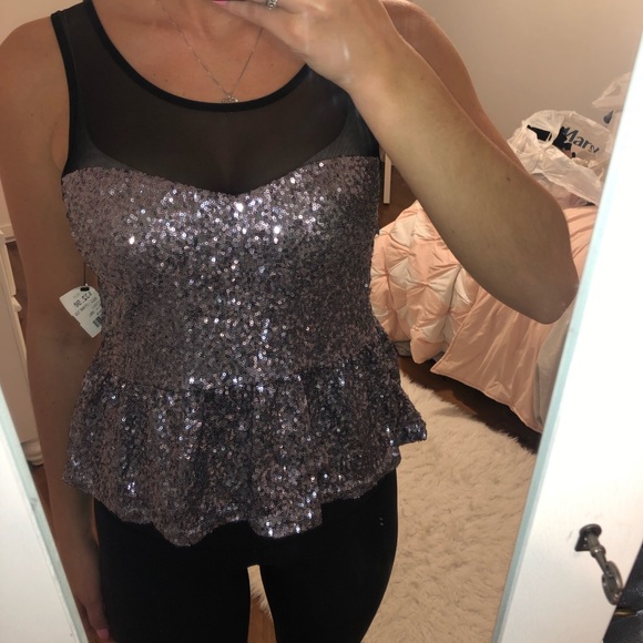 AKIRA Tops - ❣️LAST DAY BEFORE DONATED !!! NTW Akira Tank